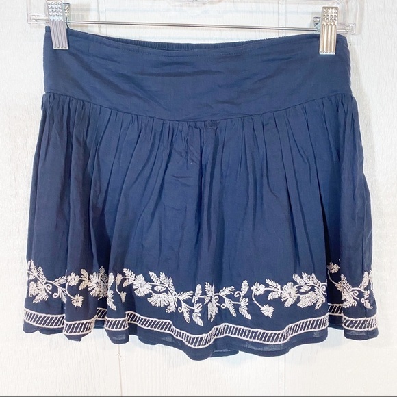 Aeropostale Dresses & Skirts - Aeropostale Navy Blue and White Lace Mini Skirt XS